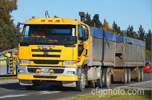 Nissan Diesel CW385S